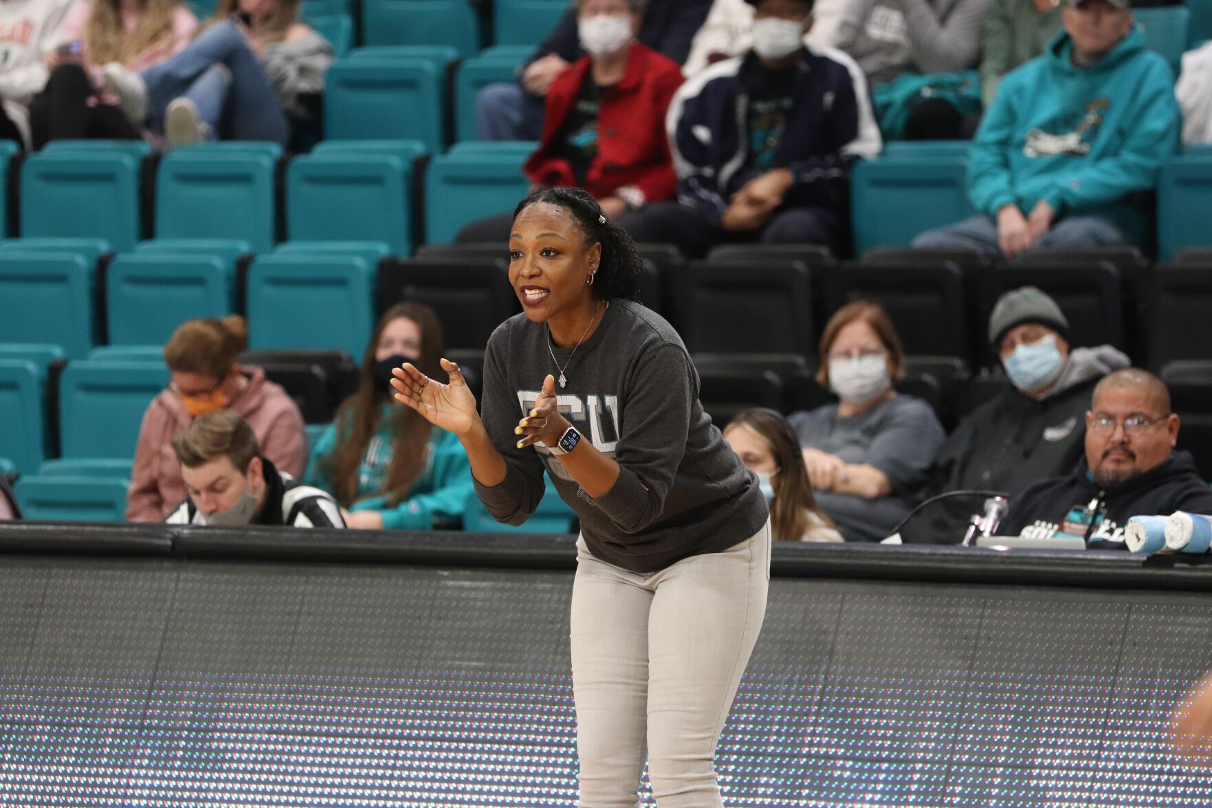 CCU WBB ILB 02